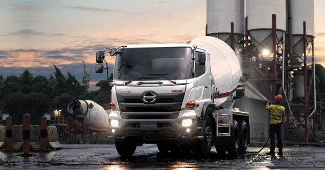 hino-fl-2018 image Hino 3 chân FL8JW7A
