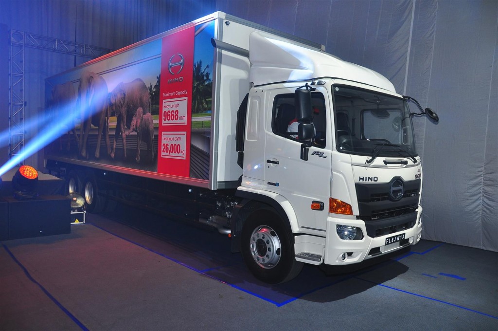 xe-tai-hino-fl8jw7a image Hino 3 chân FL8JW7A