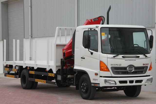 Xe tải cẩu unic
