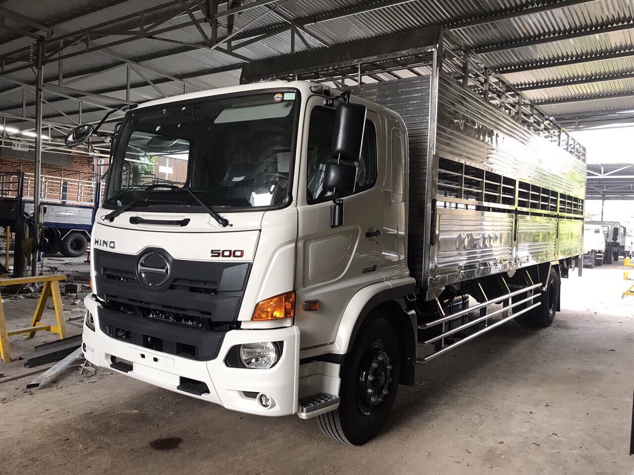 8a4ccb3eb4fc4fa216ed7 image xe tai hino chở gia cầm Fl
