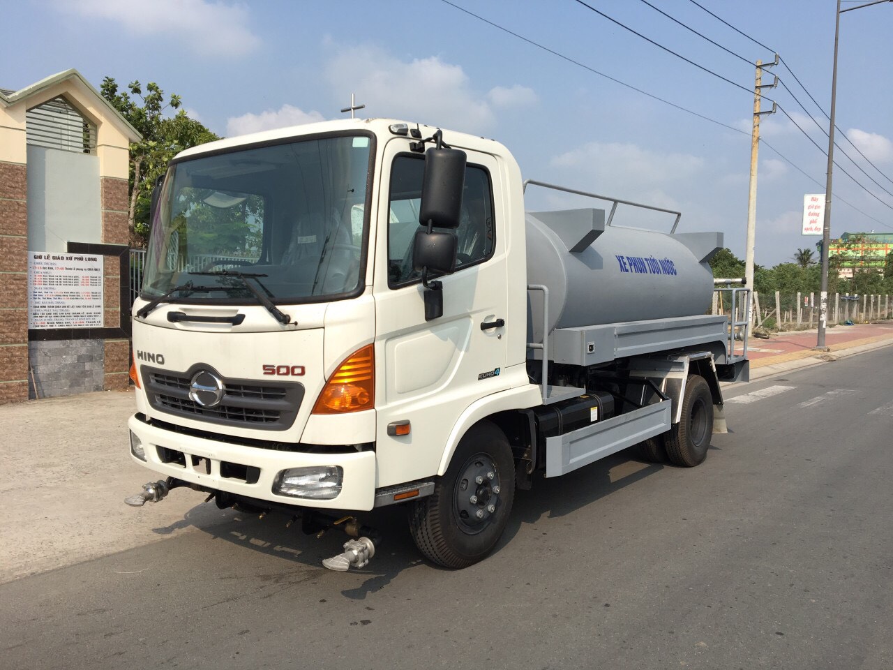 xe bon fc image xe phun nước rửa đường hino FC9JESW 6 khối